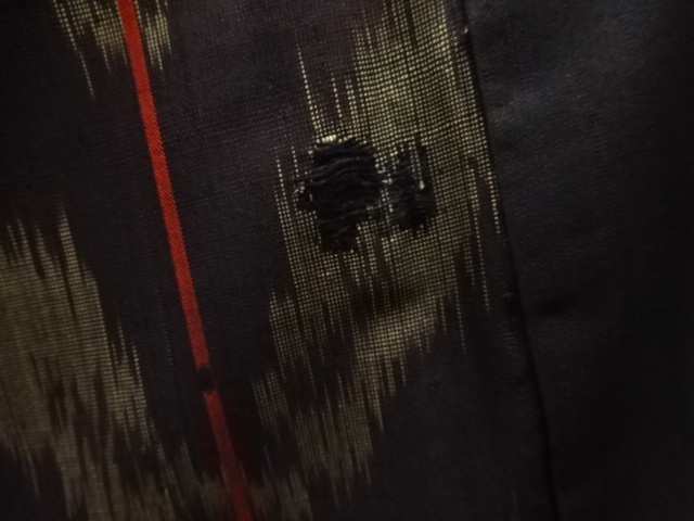  アンティーク　縞に抽象模様織出し銘仙着物